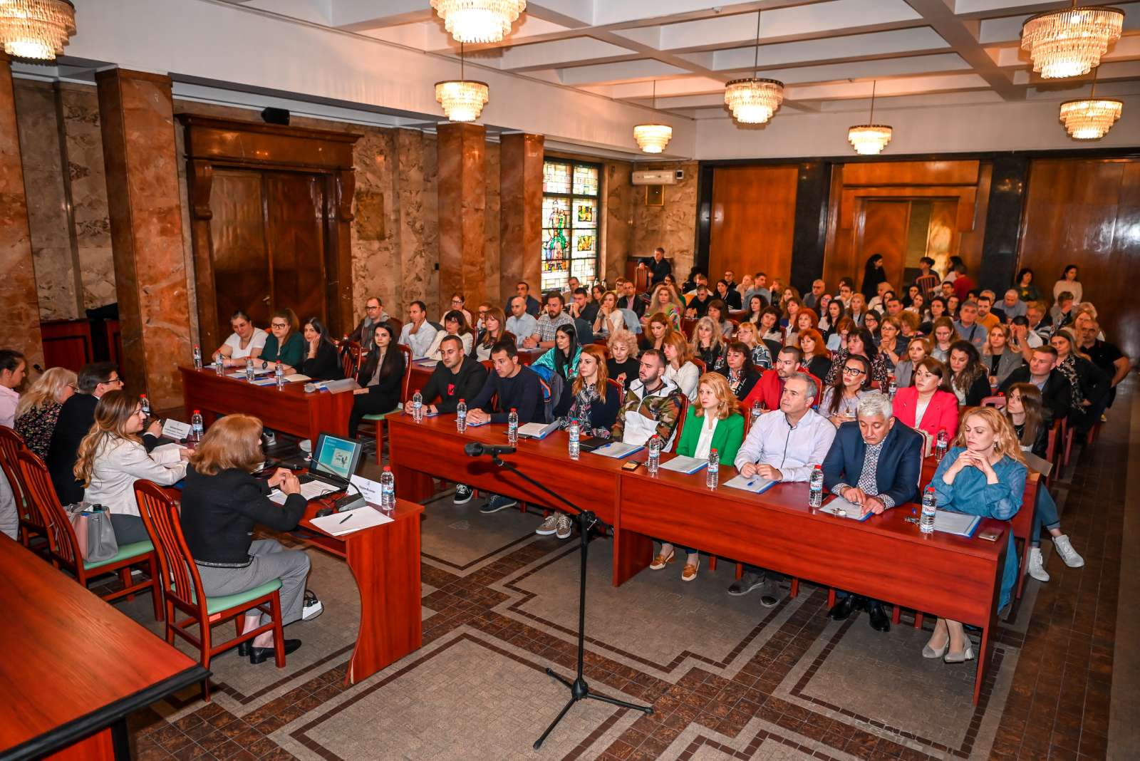 Над 100 души участваха в регионално обучение за работа в синя стая